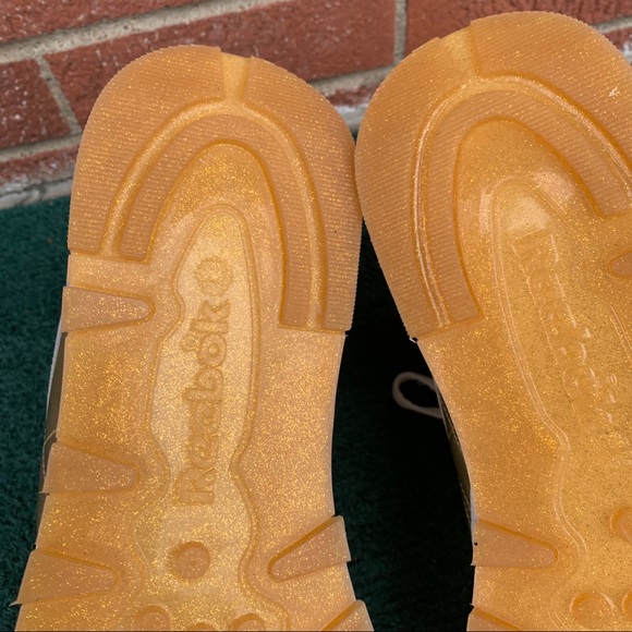 REEBOK Men’s GOLD Foil Edition Metallic Fit Sneakers - Picture 5 of 13